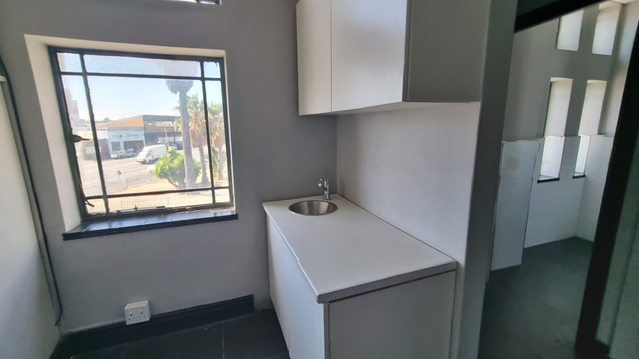 To Let Commercial Property for Rent in Woodstock Western Cape
